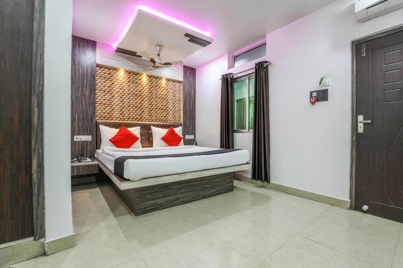 Oyo 14472 Brahmaputra Guest House Guwahati Exteriör bild
