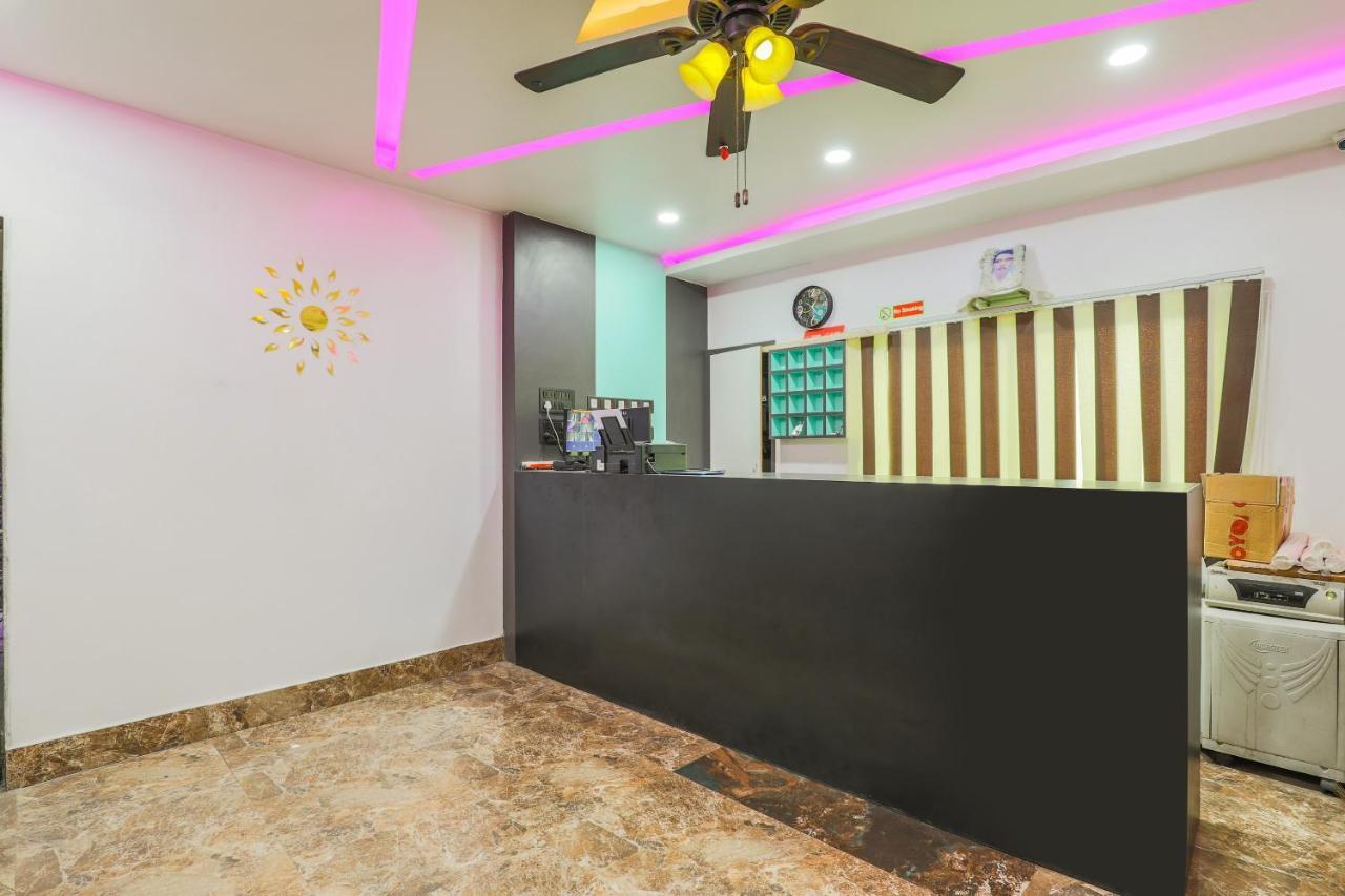 Oyo 14472 Brahmaputra Guest House Guwahati Exteriör bild