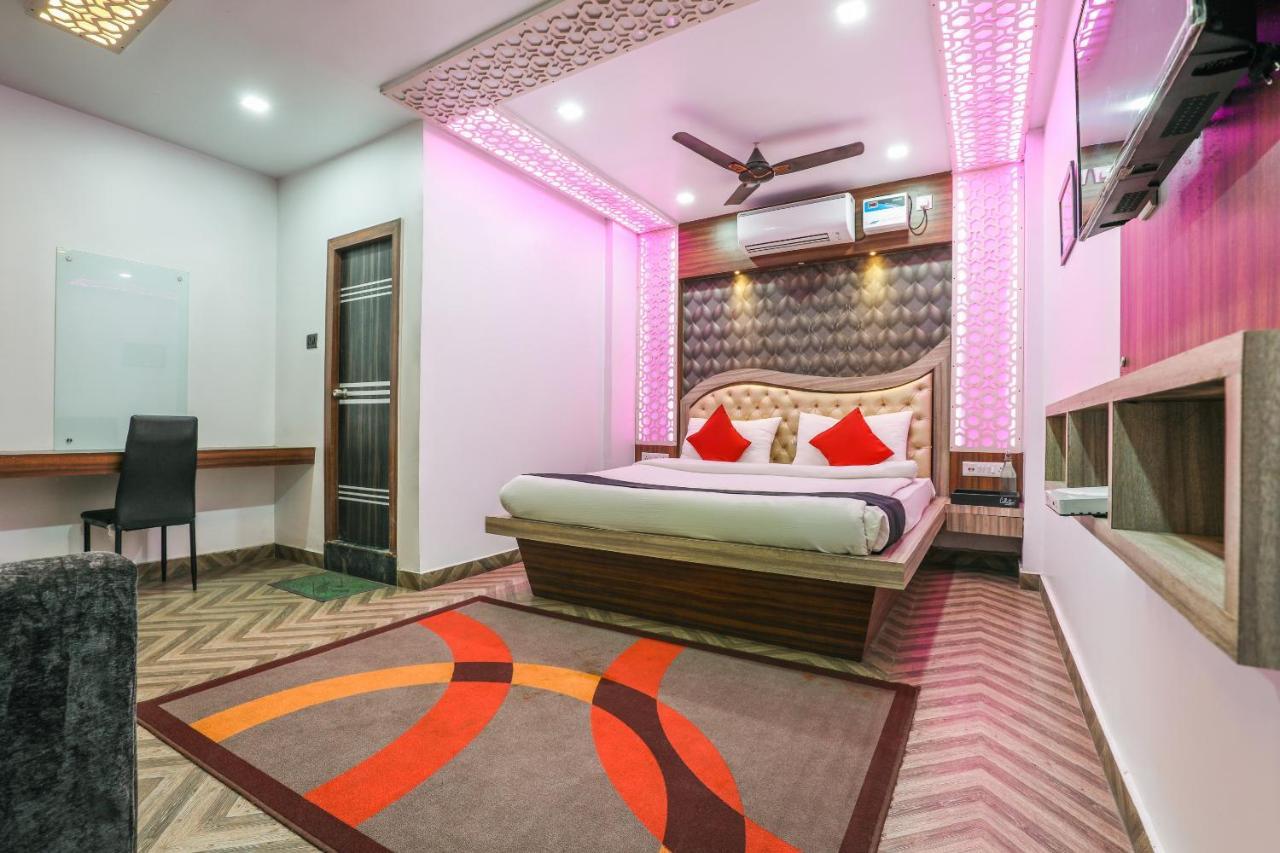 Oyo 14472 Brahmaputra Guest House Guwahati Exteriör bild