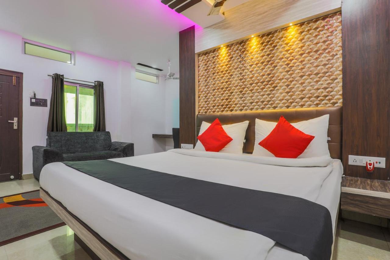 Oyo 14472 Brahmaputra Guest House Guwahati Exteriör bild