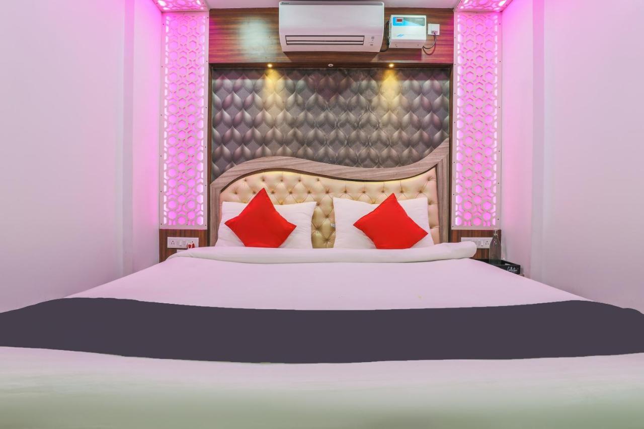 Oyo 14472 Brahmaputra Guest House Guwahati Exteriör bild